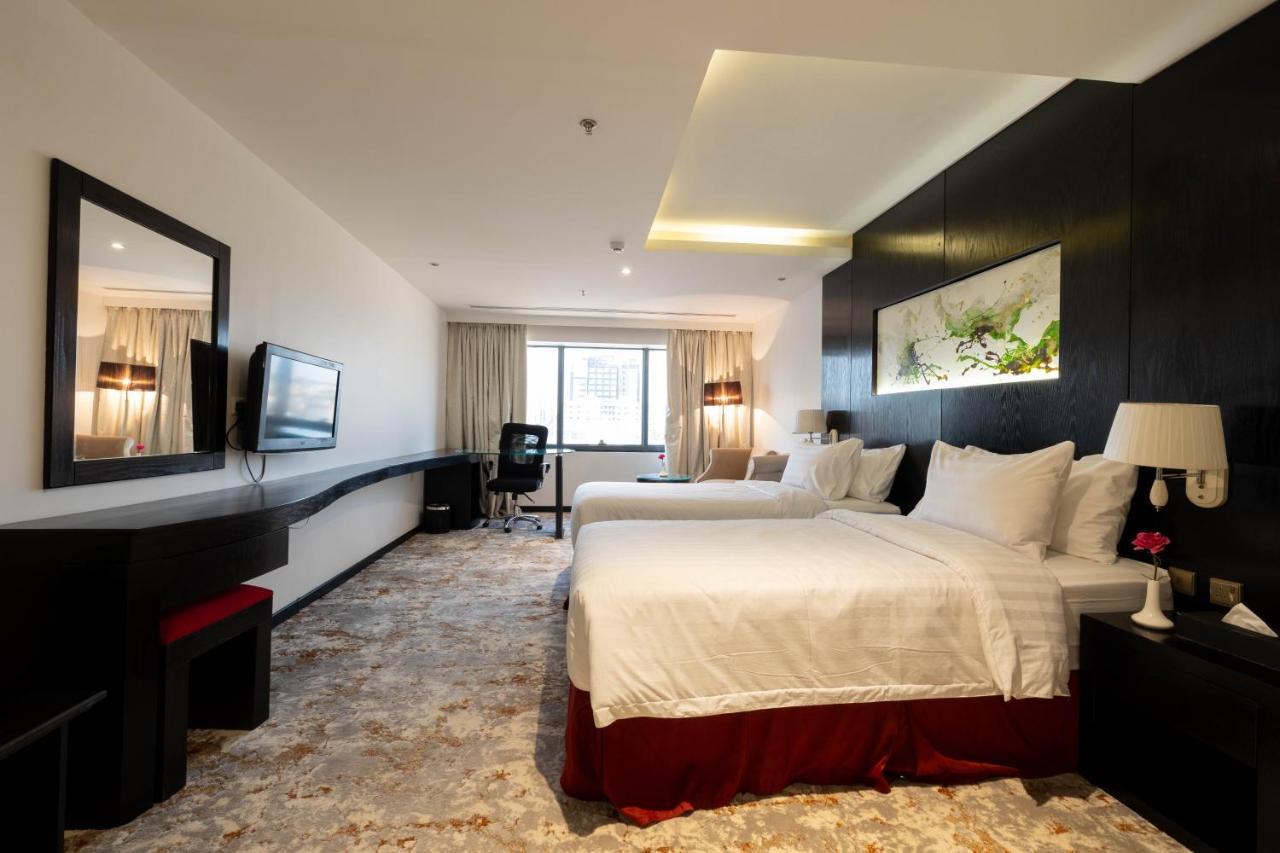 Mira Business Hotel 4*